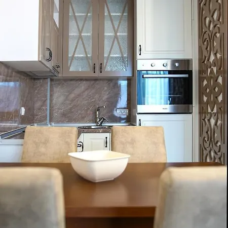 Adonis 305 * زلاتيبور