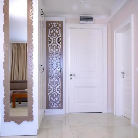 Aparthotel Adonis 305