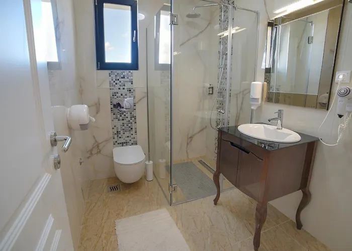 Adonis 305 Aparthotel *